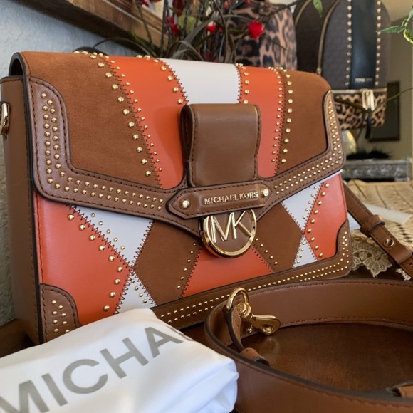 Michael Kors Handbags - New MK Jessie large 💞